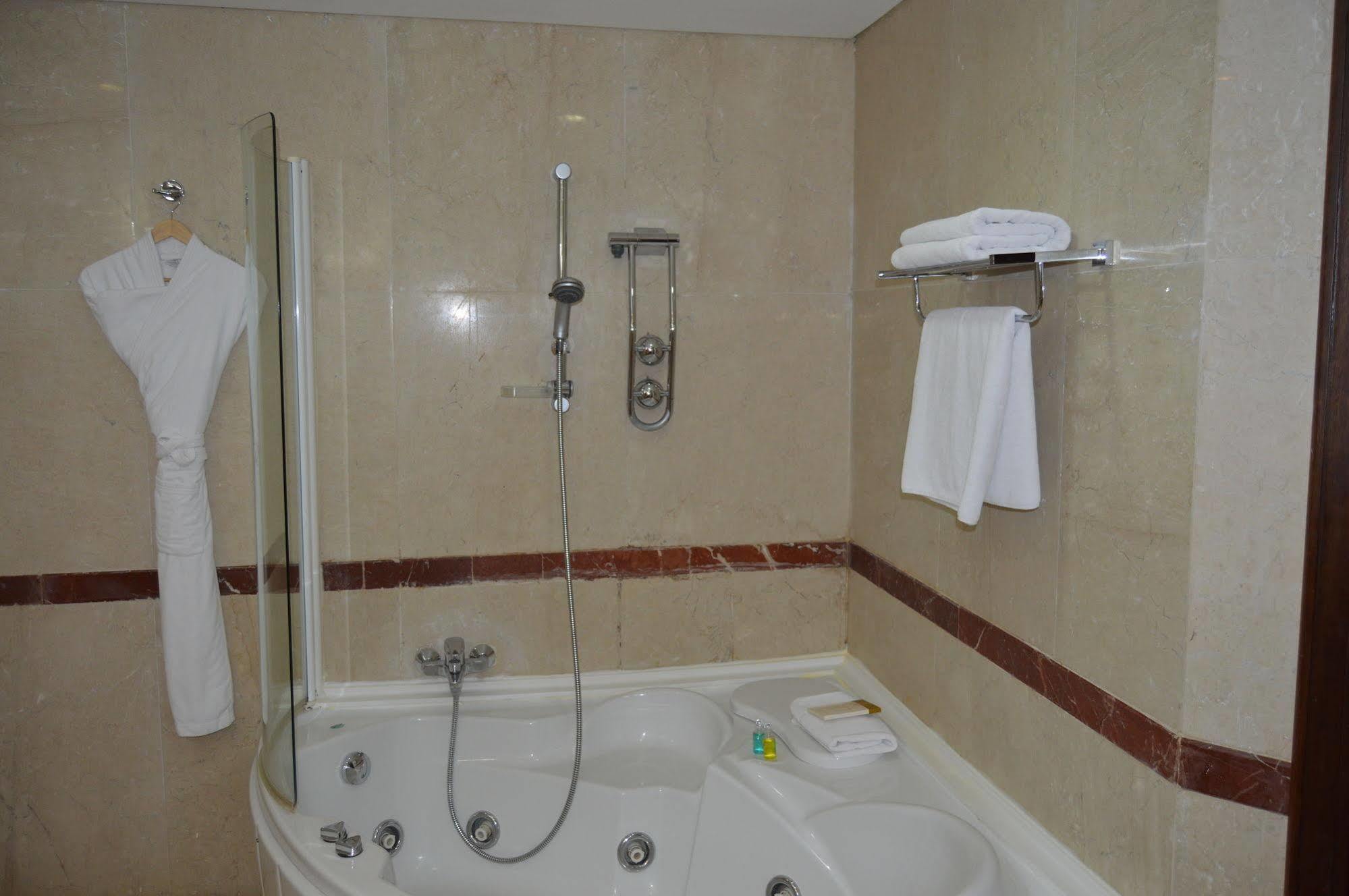 Etoile Suites Boutique Hotel Downtown 贝鲁特 外观 照片